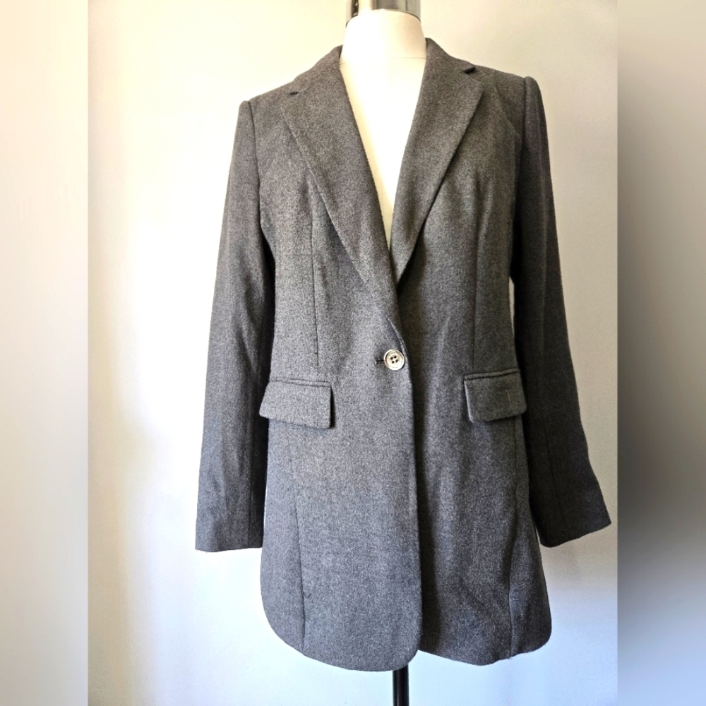 MICHAEL KORS Grey Loghtweight Long Blazer Coat. Size 8